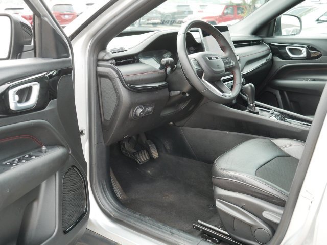 Used 2024 Jeep Compass Trailhawk AWD/4WD image 12