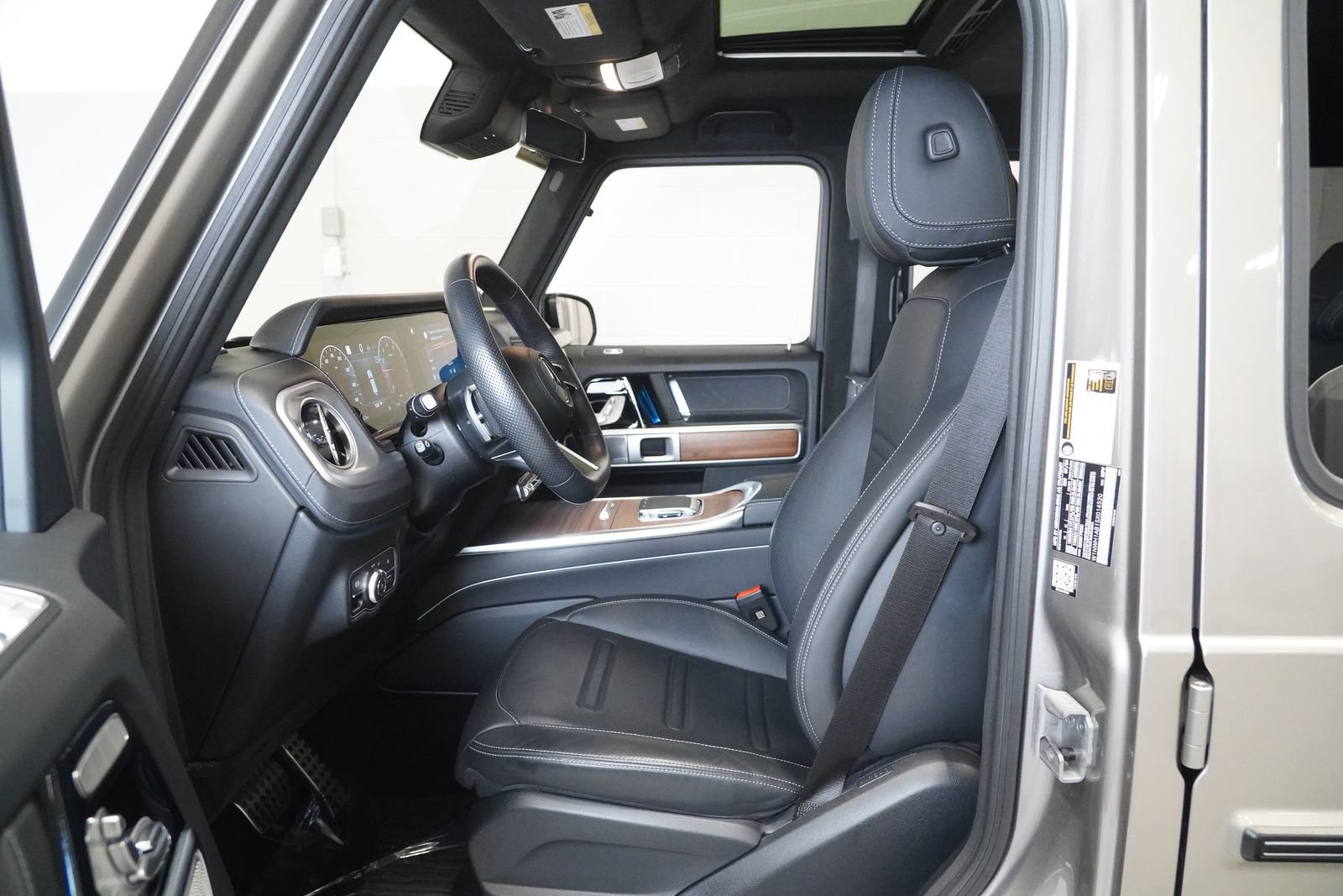 Certified 2025 Mercedes-Benz G 550 w/ Exclusive Interior Package image 11