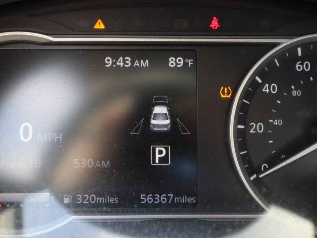 Used 2024 Nissan Versa SR FWD image 18