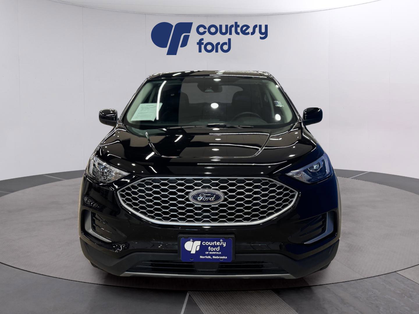 Used 2024 Ford Edge SEL image 2