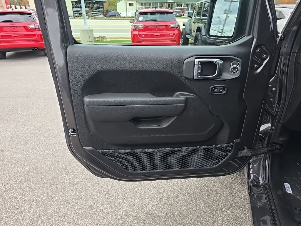 New 2026 Jeep Gladiator Sport image 18