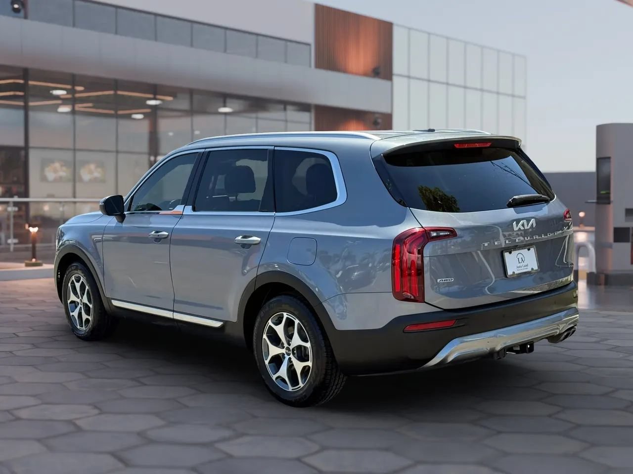 Used 2022 Kia Telluride EX w/ Towing Package AWD/4WD image 4