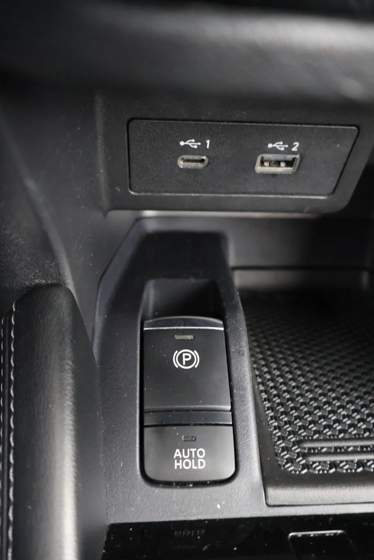 Used 2024 Nissan Kicks SR FWD image 26