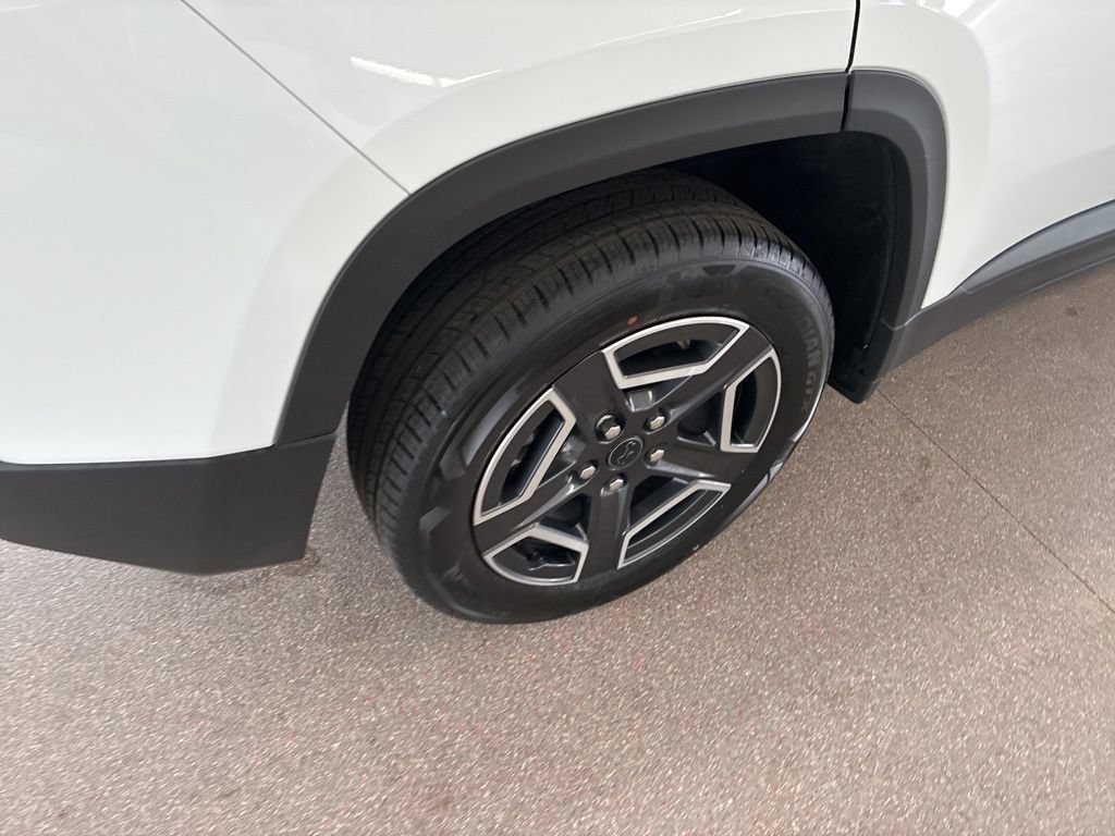 New 2026 Jeep Cherokee Laredo AWD/4WD image 16