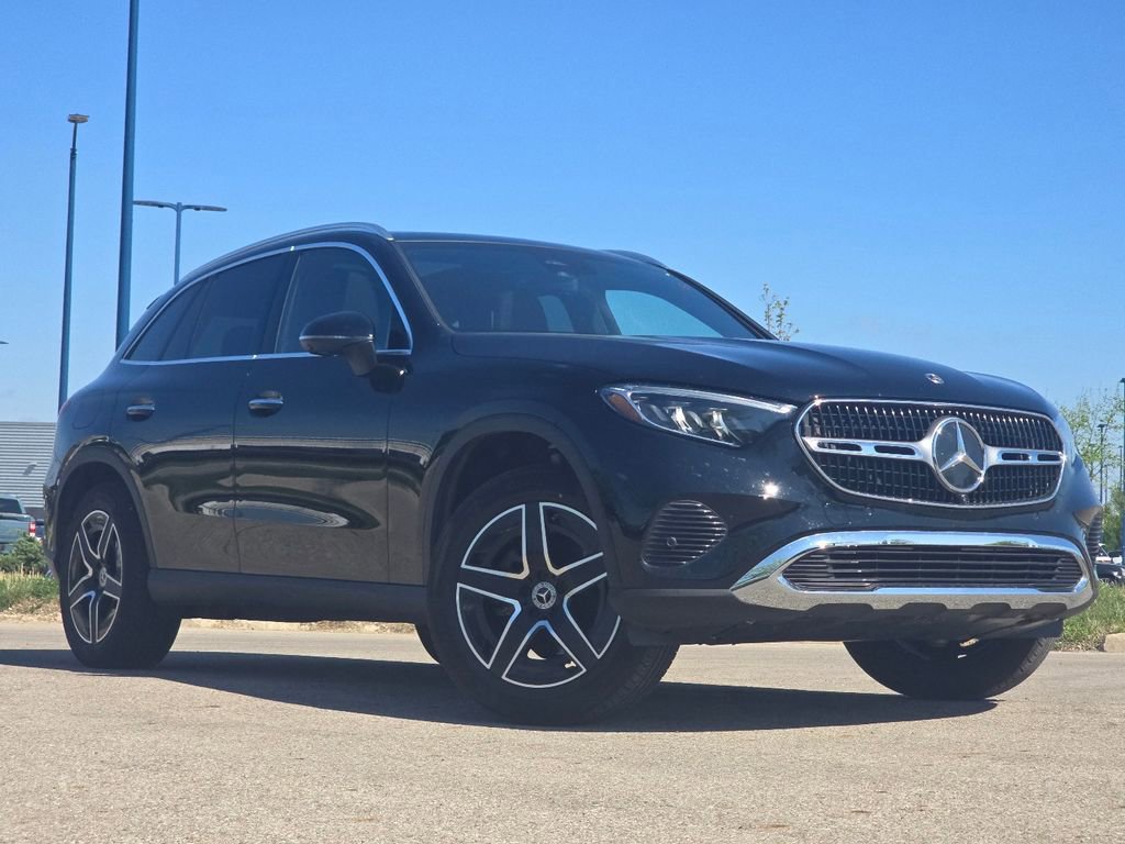 Used 2026 Mercedes-Benz GLC 300 4MATIC image 2