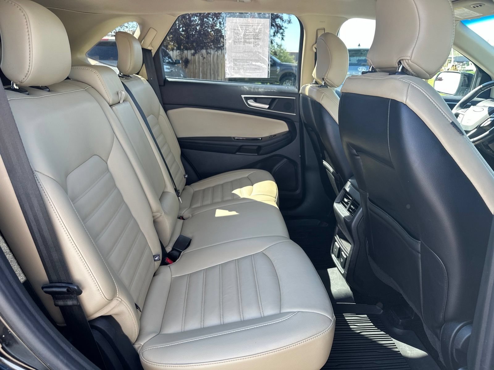 Used 2018 Ford Edge SEL w/ Equipment Group 201A AWD/4WD image 26