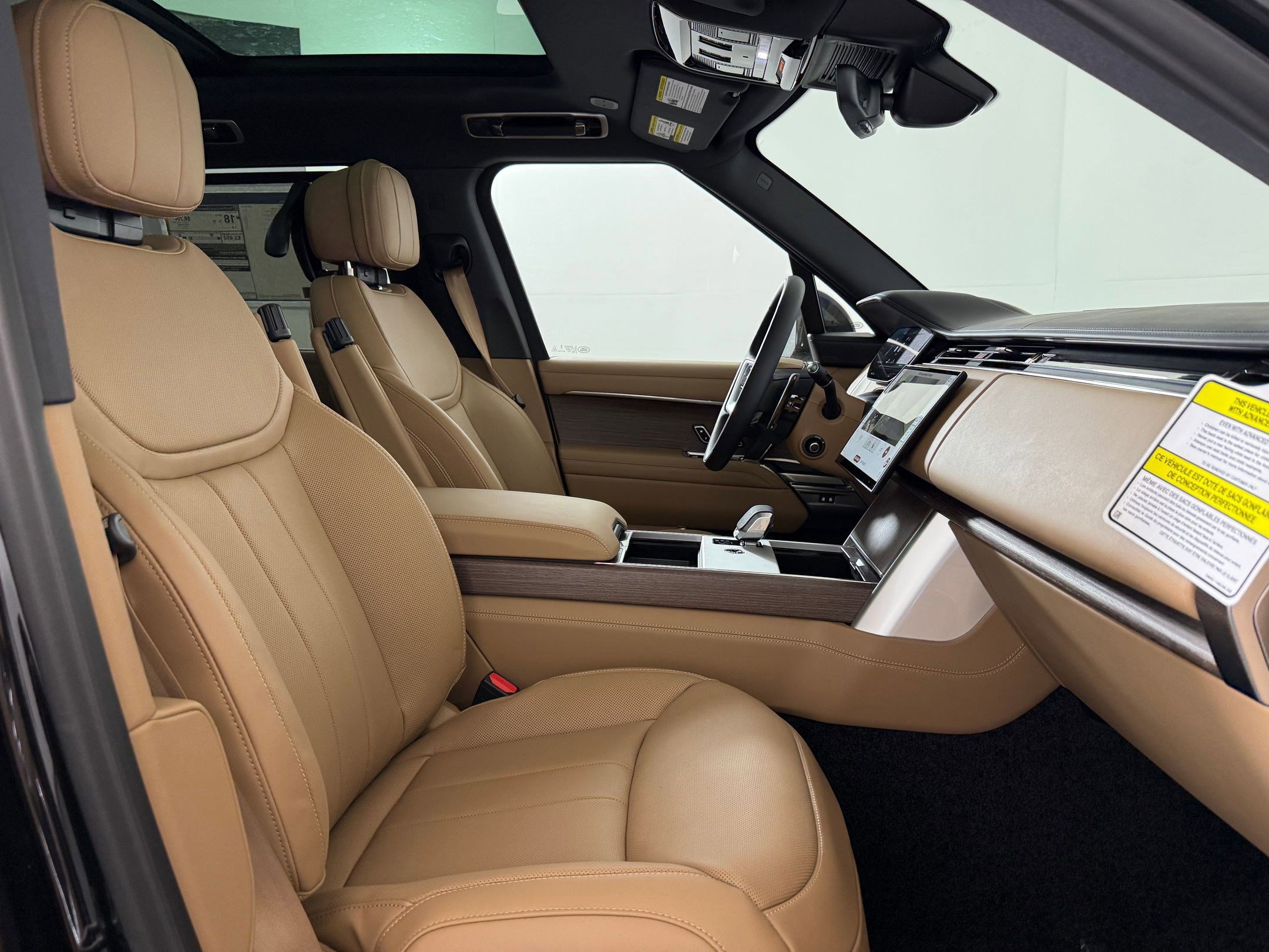 New 2026 Land Rover Range Rover Long Wheelbase SE image 27