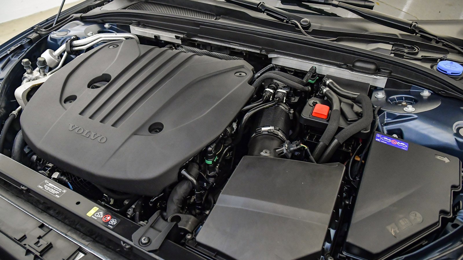 Certified 2024 Volvo V60 B5 Cross Country Plus image 27