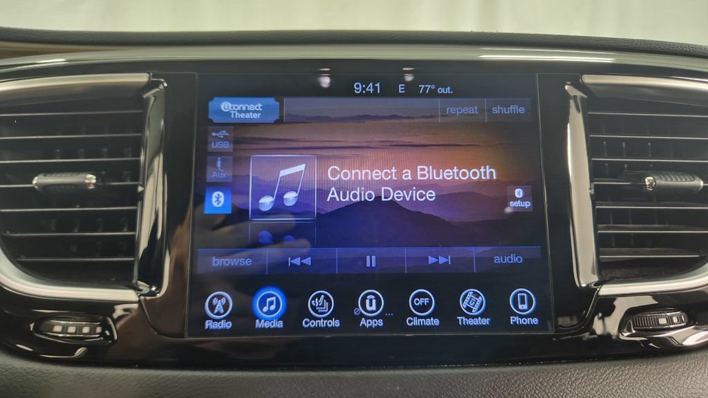 Used 2017 Chrysler Pacifica Touring-L Plus FWD image 30