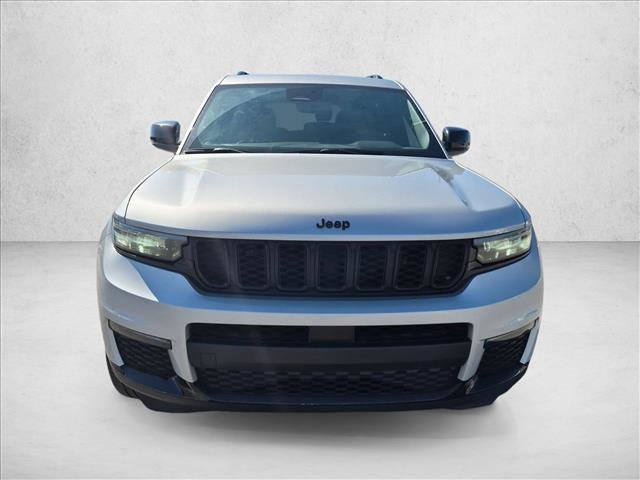 Used 2024 Jeep Grand Cherokee L Limited w/ Black Appearance Package RWD image 2