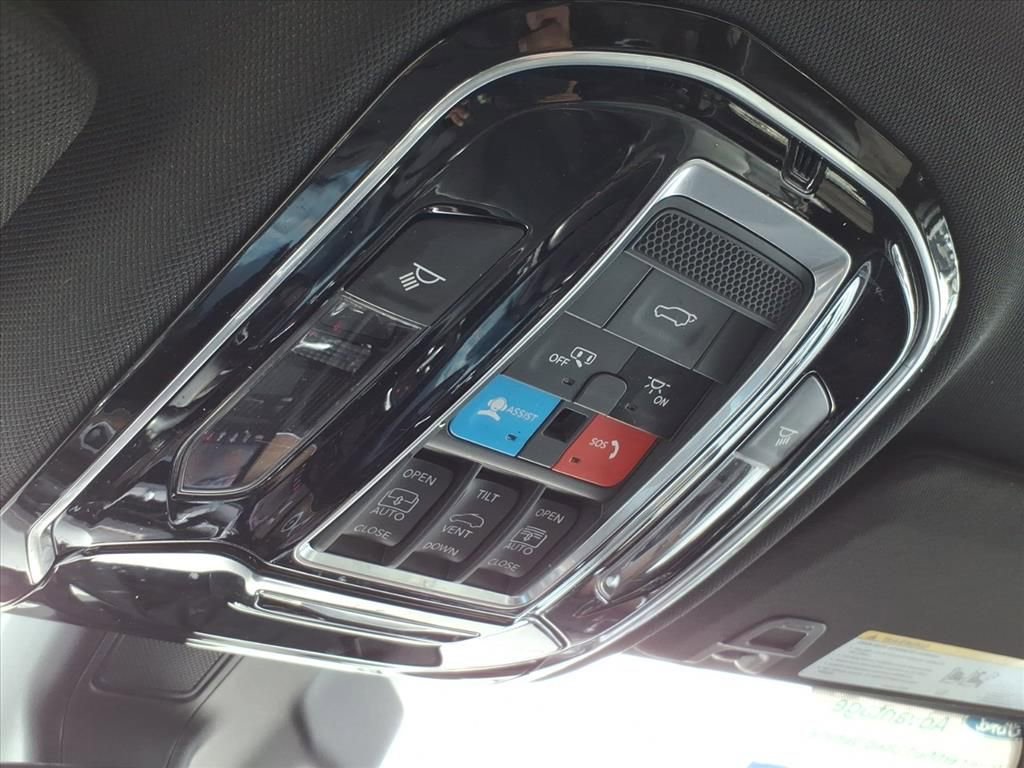 Used 2022 Jeep Grand Cherokee L Summit w/ Luxury Tech Group V AWD/4WD image 23