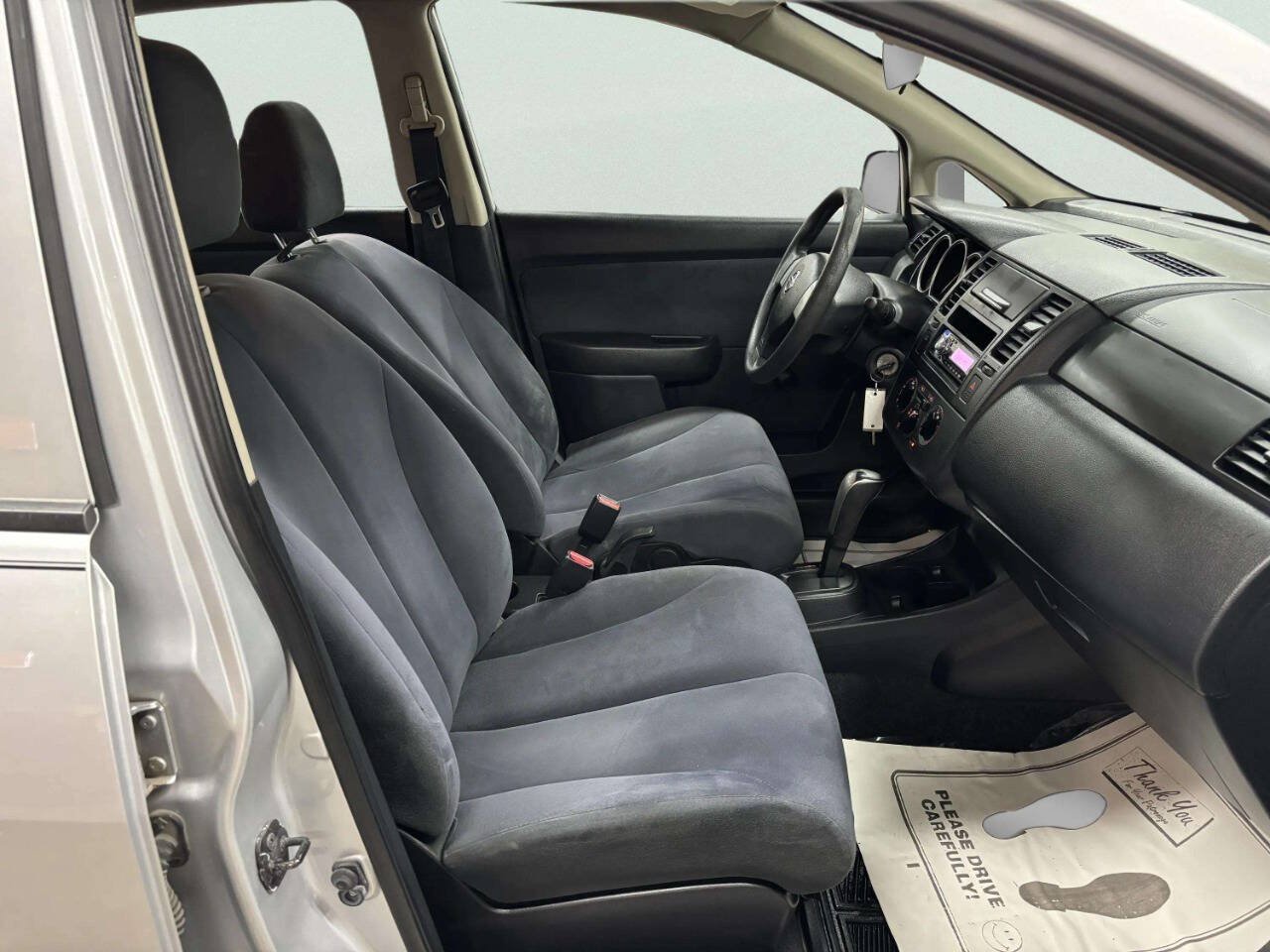 Used 2010 Nissan Versa Sedan FWD image 21