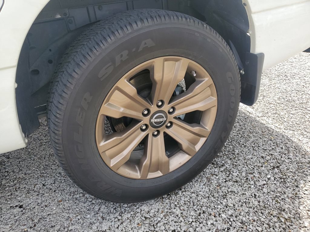 Certified 2024 Nissan Titan SV w/ SV Bronze Edition Package AWD/4WD image 11