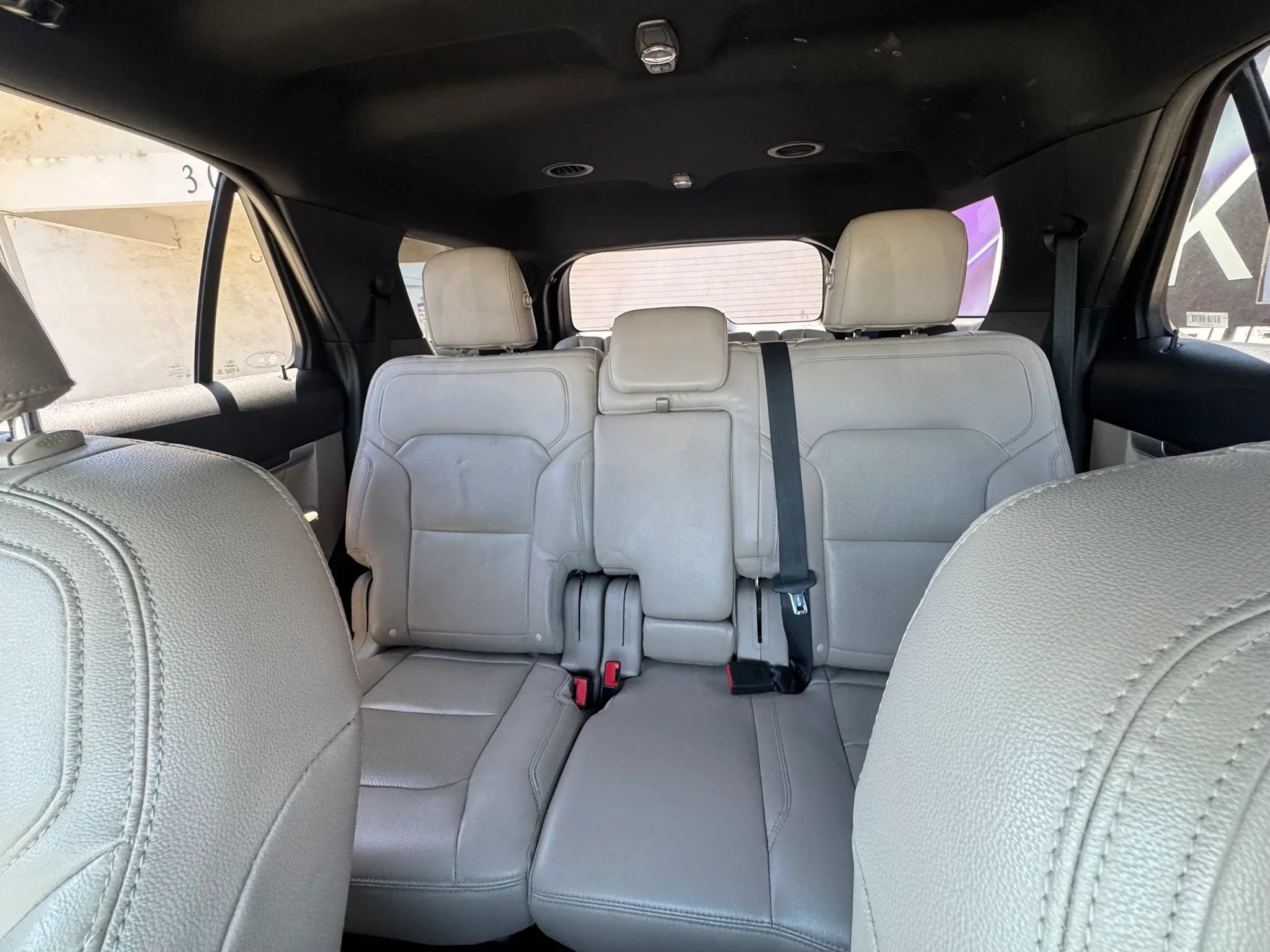 Used 2019 Ford Explorer Limited w/ Class III Trailer Tow Package FWD image 17