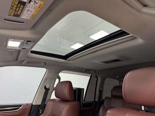 Used 2019 Lexus LX 570 4WD w/ Luxury Package image 33