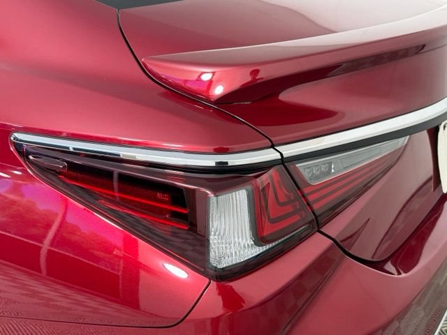 Used 2025 Lexus ES 300h w/ Premium Package FWD image 14