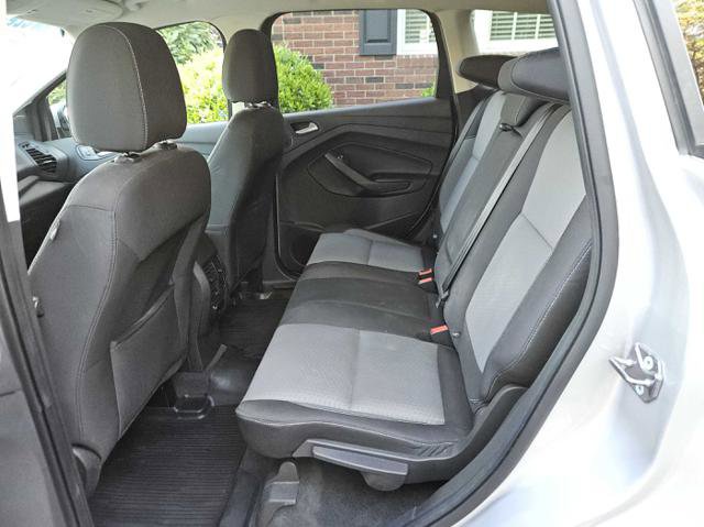 Used 2017 Ford Escape SE w/ Equipment Group 201A image 23