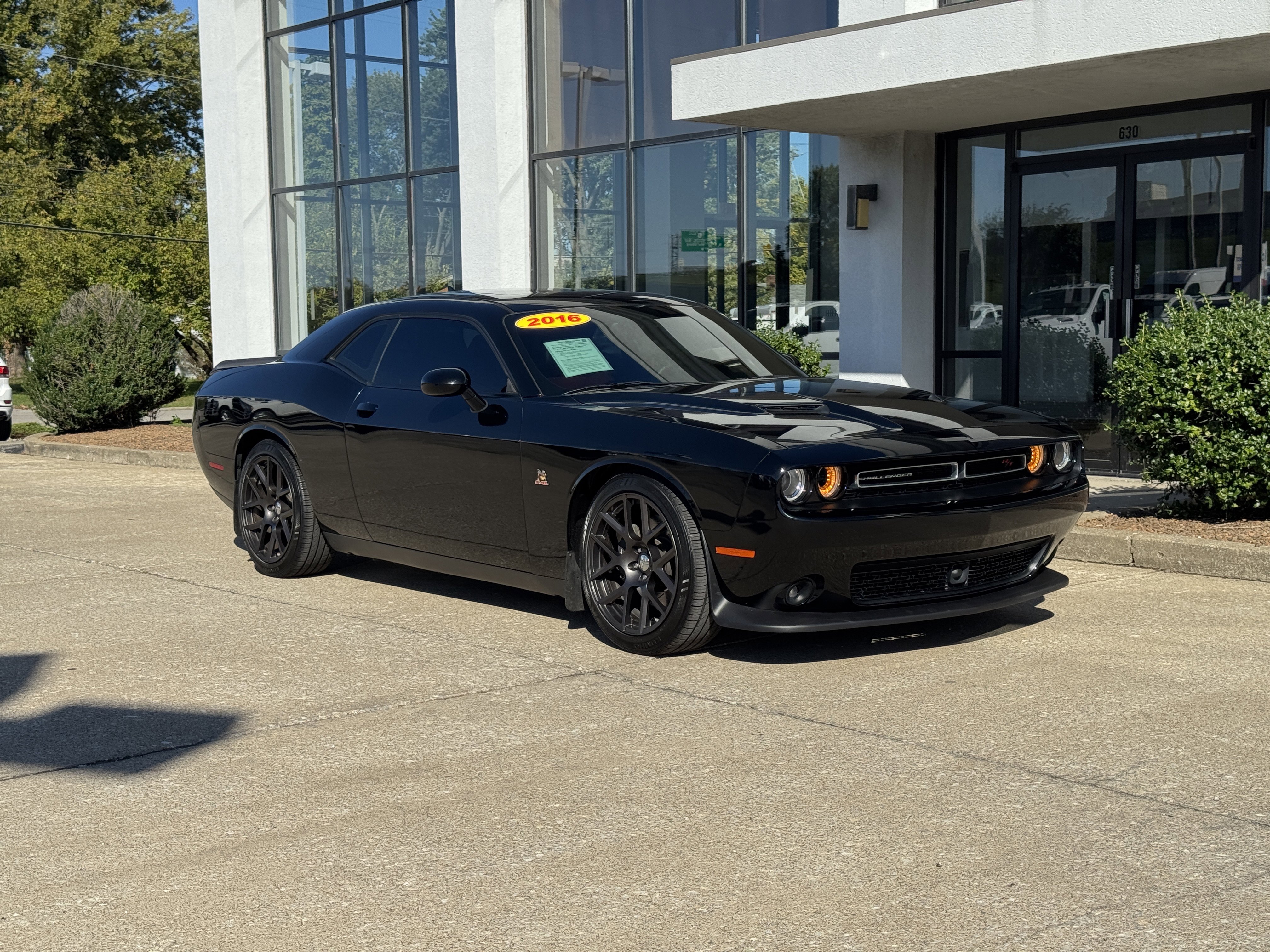 Used 2016 Dodge Challenger R/T Scat Pack w/ Leather Interior Group video 2