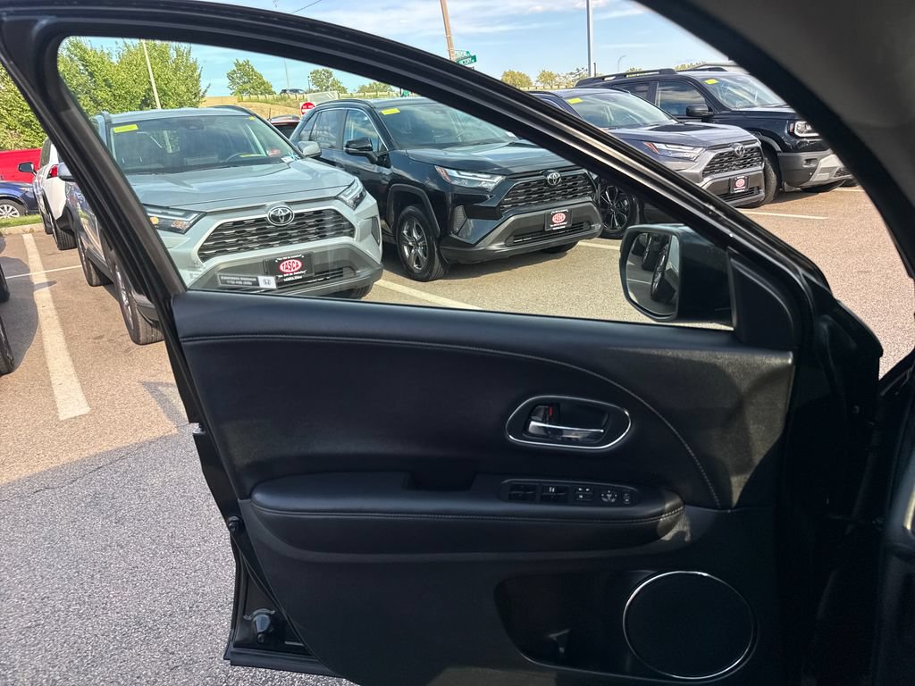 Used 2017 Honda HR-V EX-L image 29