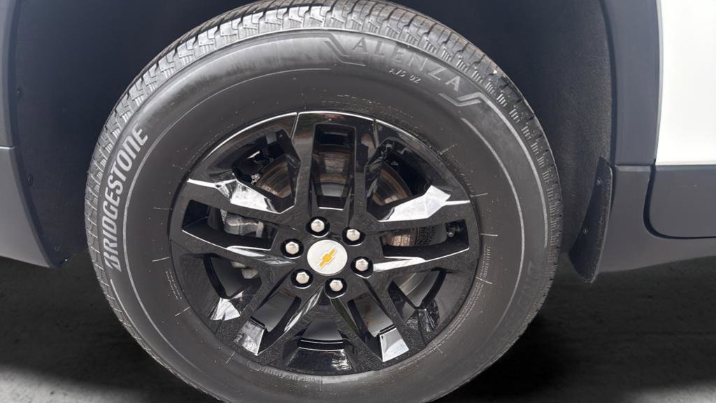 Used 2023 Chevrolet Traverse LS w/ Safety Package AWD/4WD image 24