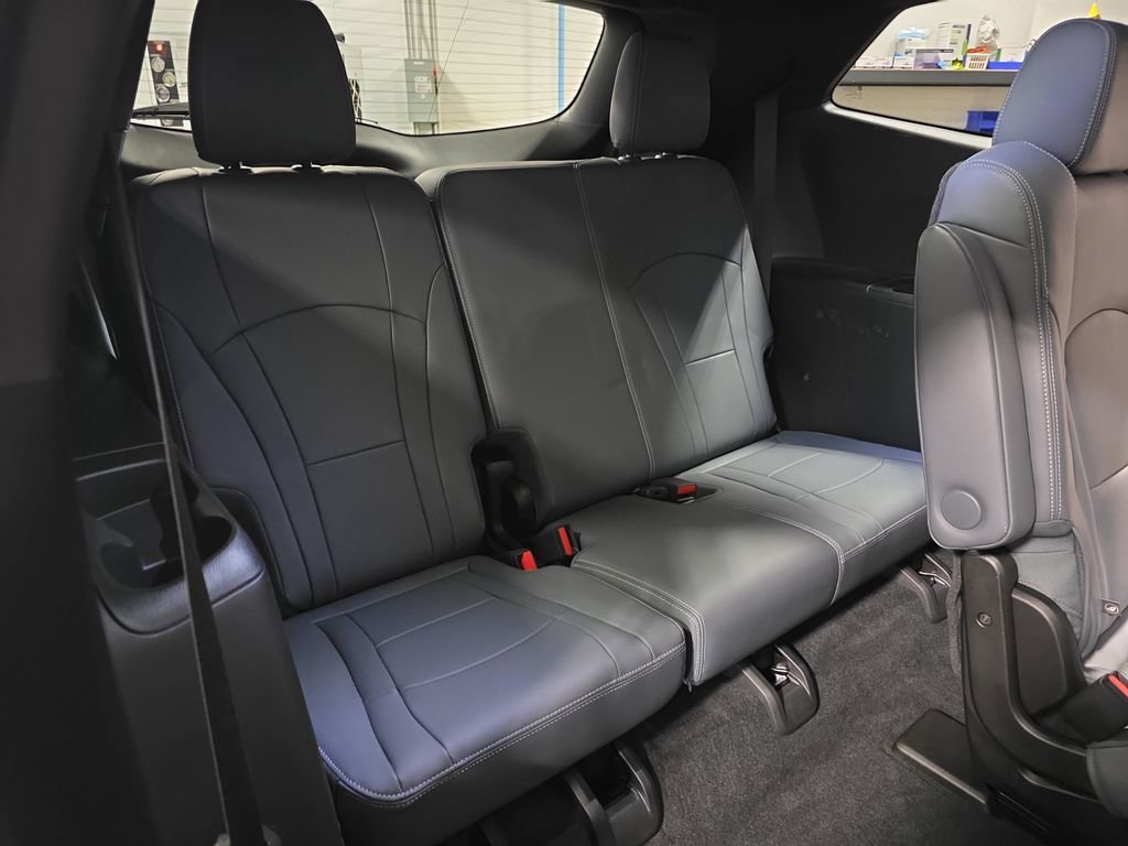 Certified 2023 Buick Enclave Essence image 12