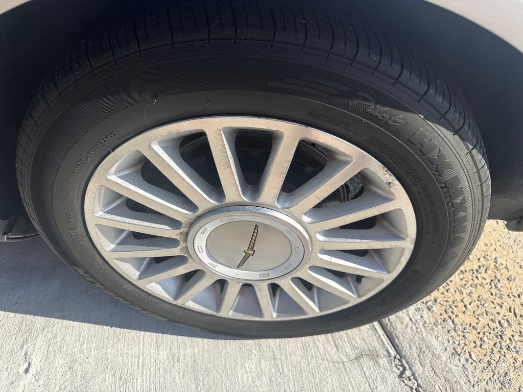 Used 2004 Ford Thunderbird RWD image 9