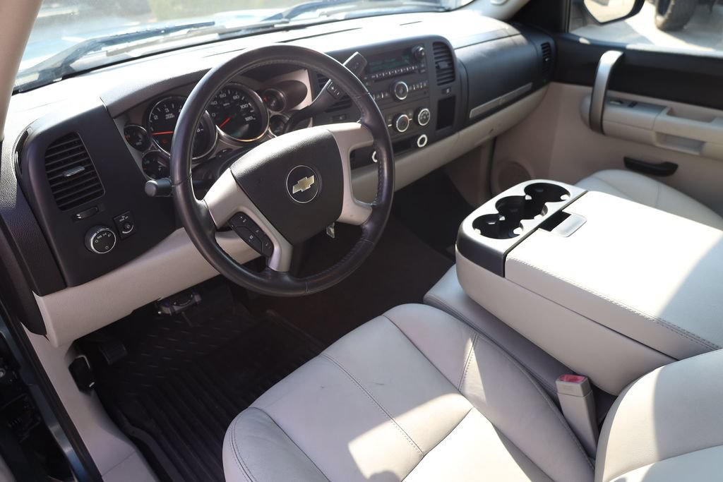 Used 2009 Chevrolet Silverado 1500 LT w/ Regional Value Package RWD image 12