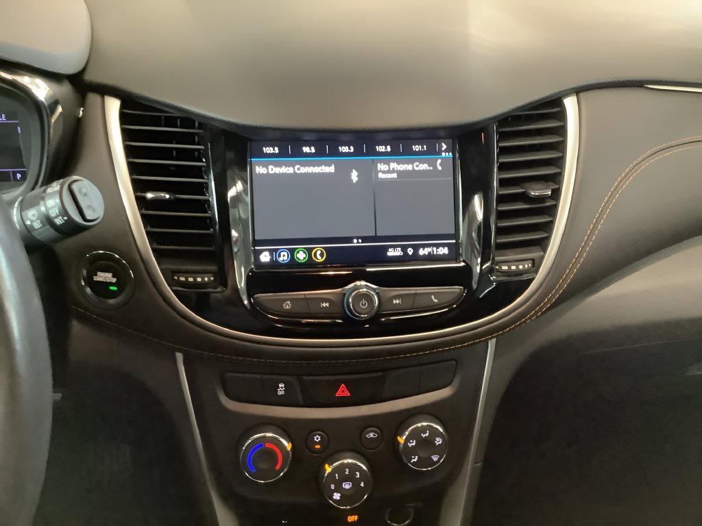 Used 2019 Chevrolet Trax LT w/ LT Convenience Package AWD/4WD image 12