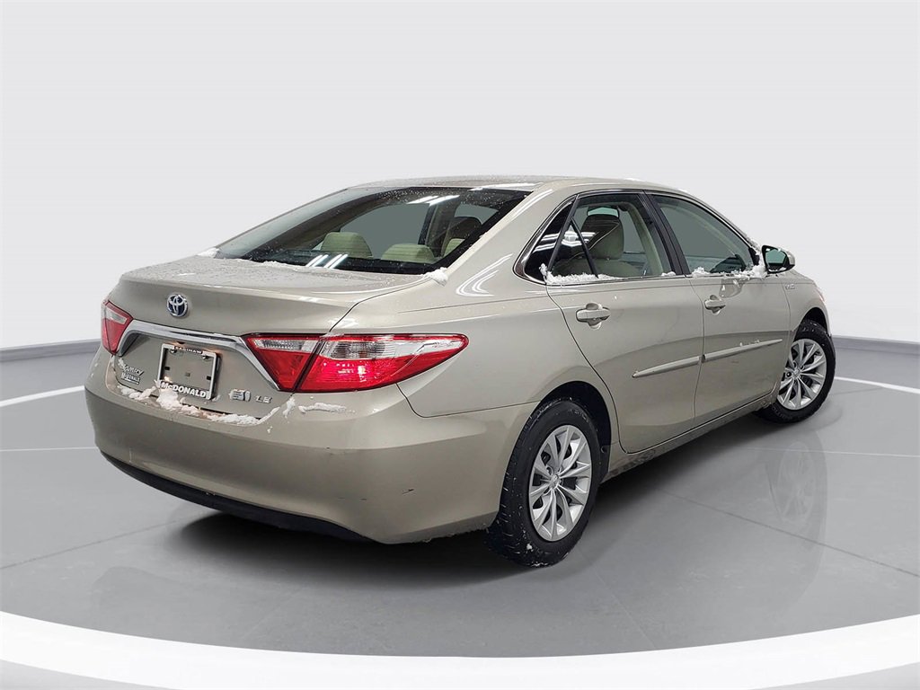 Used 2017 Toyota Camry LE image 3