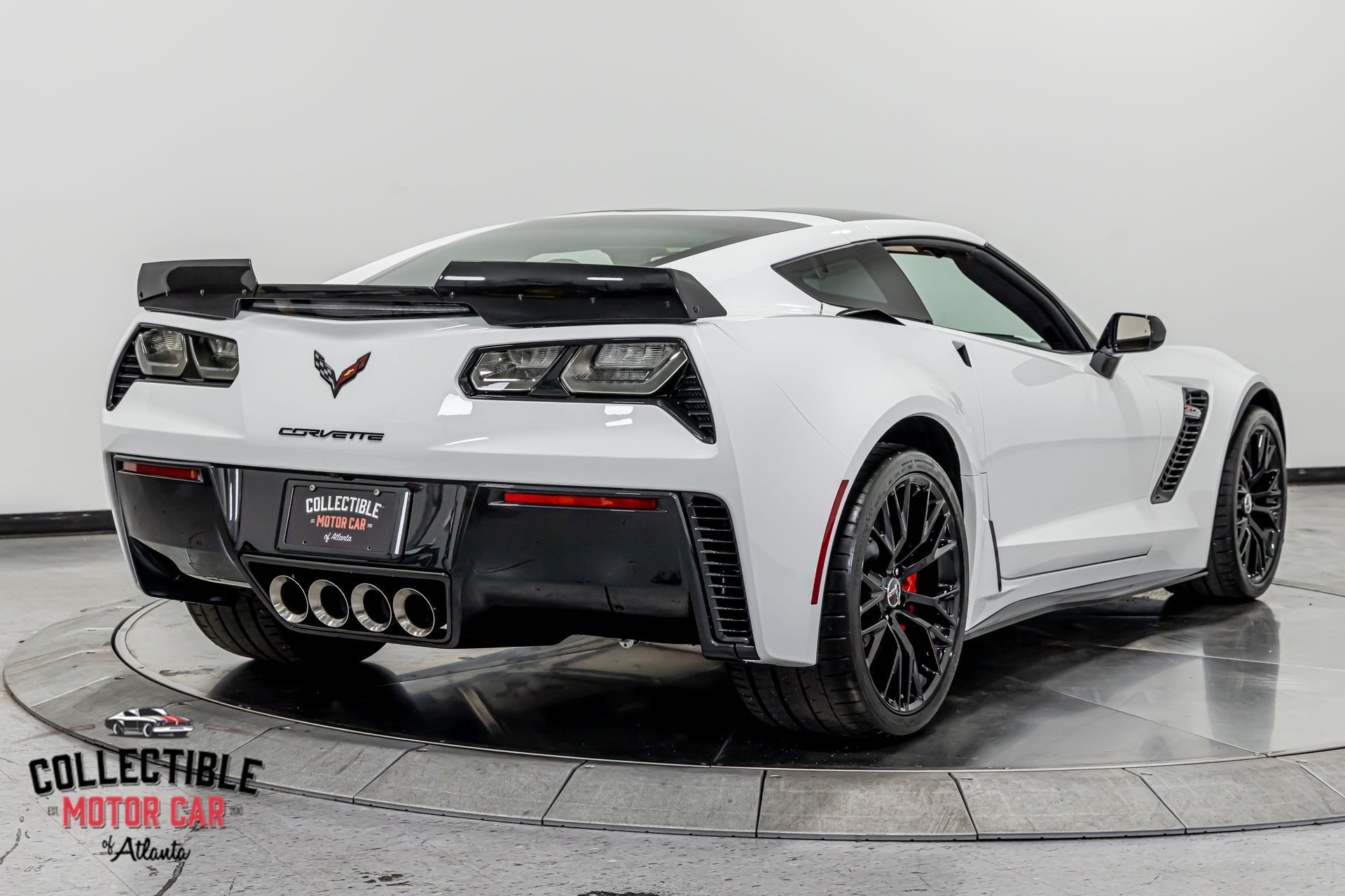 Used 2015 Chevrolet Corvette Z06 w/ 3LZ Preferred Equipment Group RWD image 21