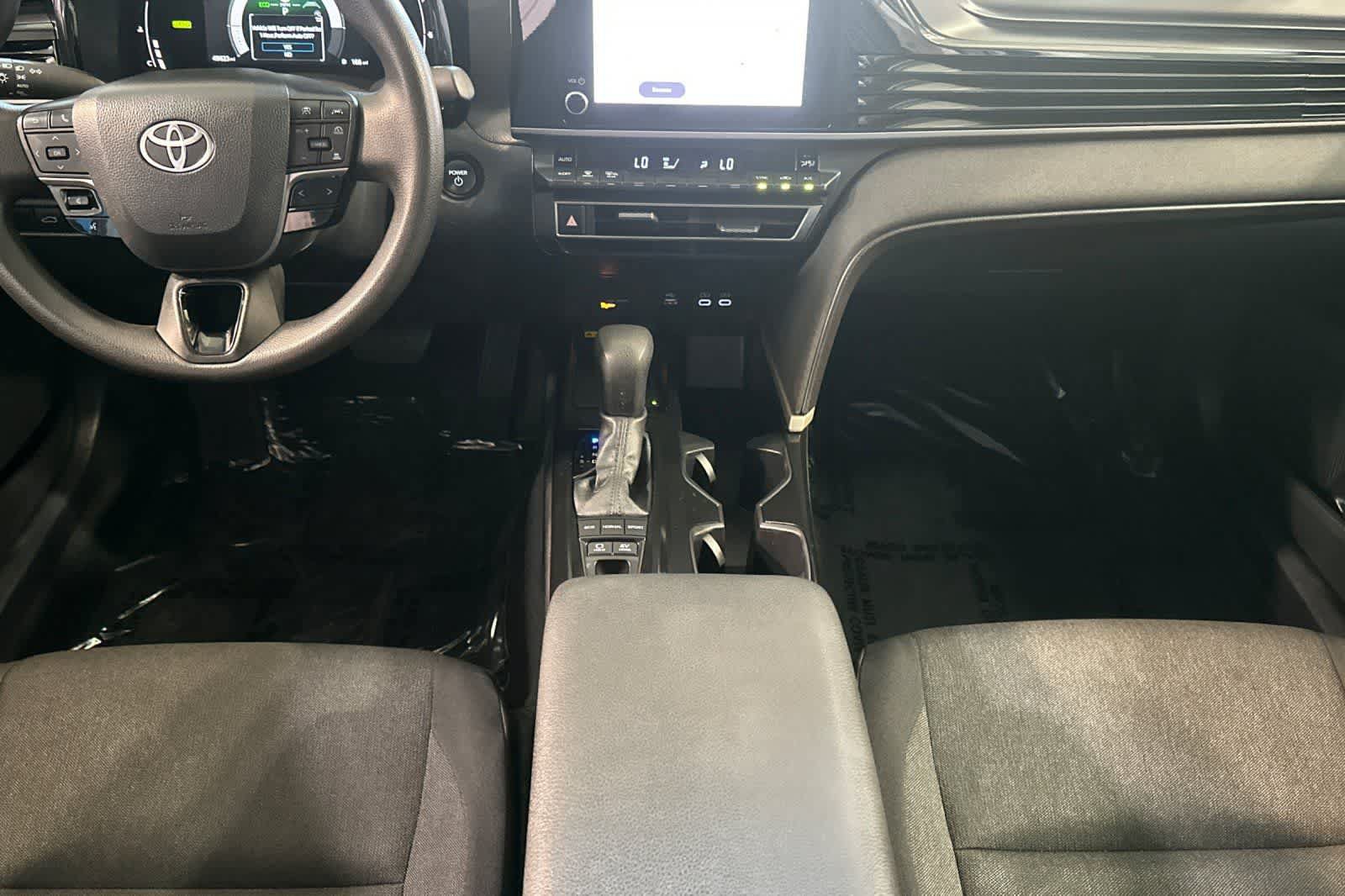 Used 2025 Toyota Camry LE FWD image 4