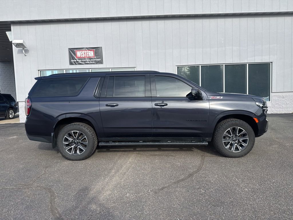 Used 2022 Chevrolet Suburban Z71 w/ Luxury Package image 2