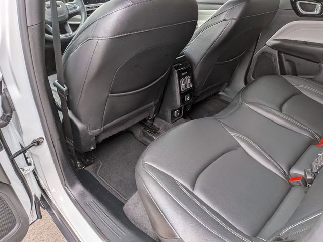 Used 2025 Jeep Compass Limited image 24