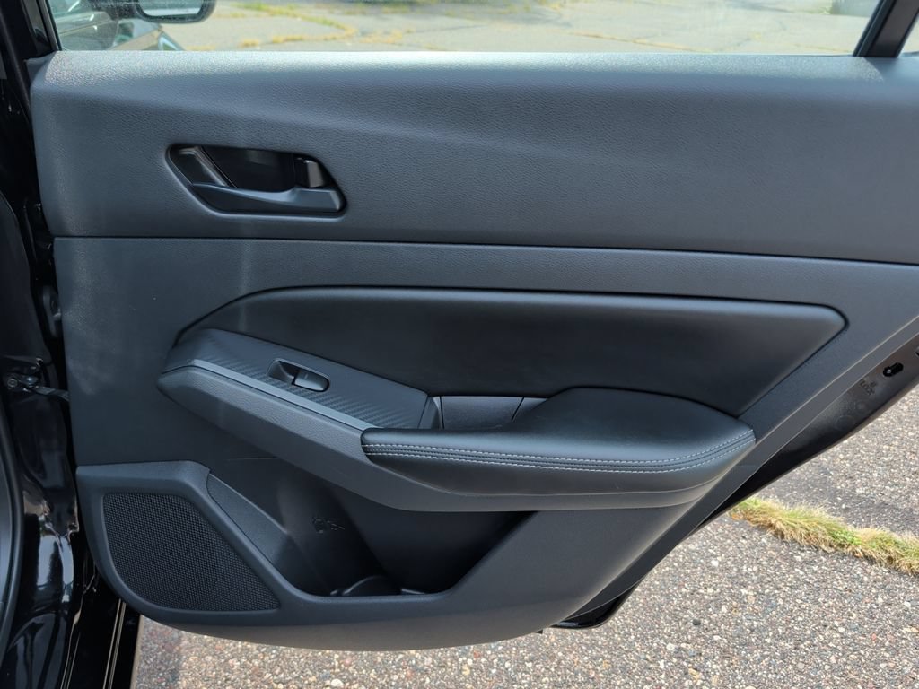 Used 2025 Nissan Altima 2.5 SV FWD image 34