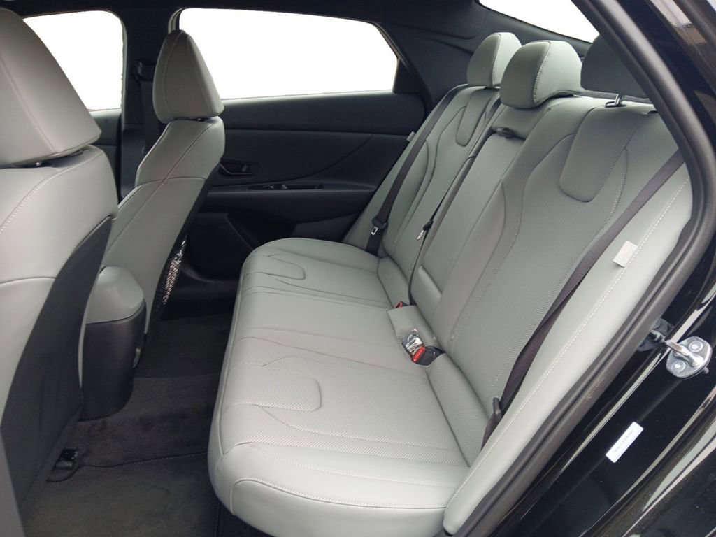 New 2026 Hyundai Elantra Limited FWD image 13
