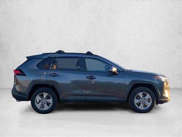 Used 2022 Toyota RAV4 XLE w/ Convenience Package FWD image 4