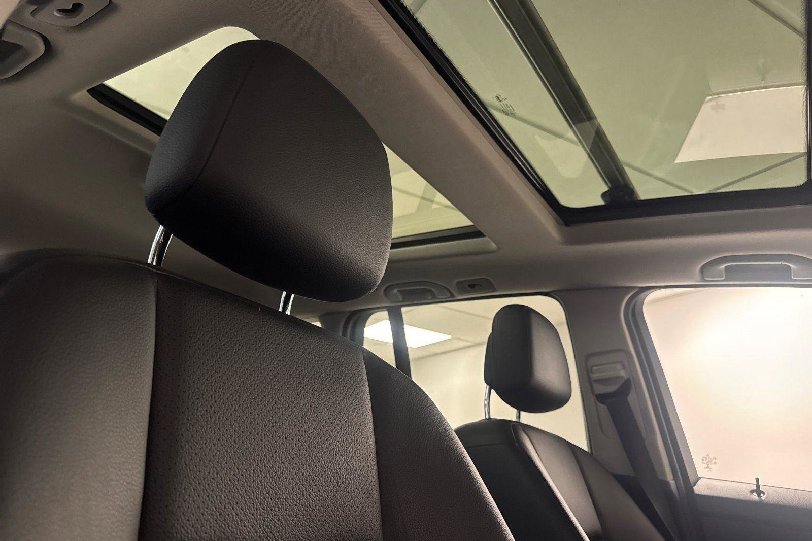 Used 2015 Mercedes-Benz GLK 350 4MATIC image 16