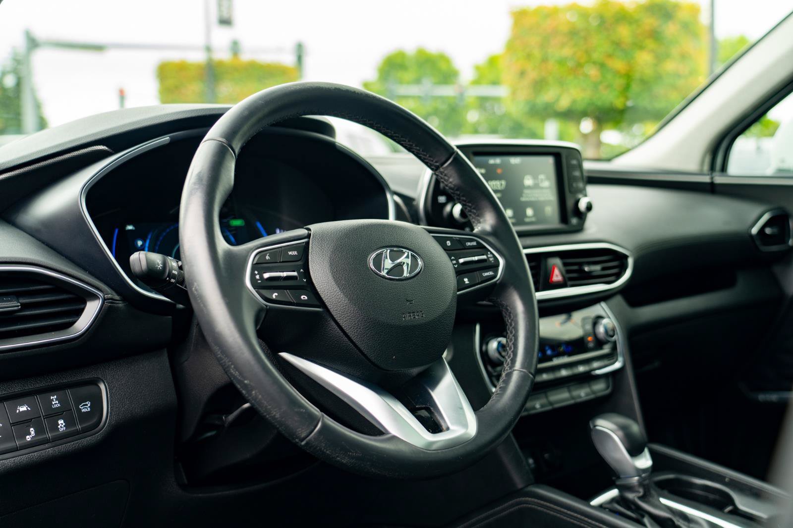 Used 2020 Hyundai Santa Fe SEL w/ Convenience + Premium Package AWD/4WD image 15