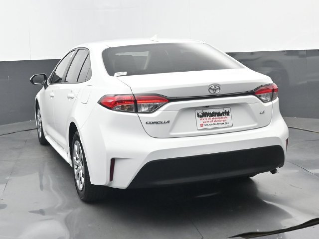 Used 2025 Toyota Corolla LE FWD image 19