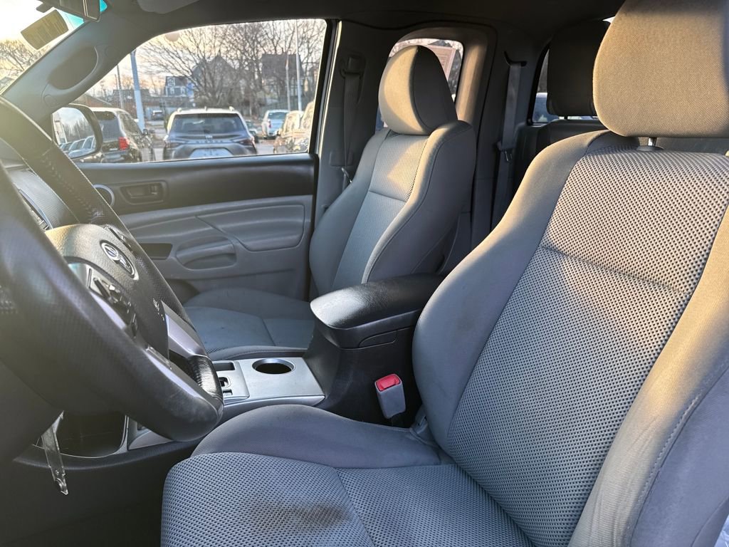 Used 2015 Toyota Tacoma 4x4 Access Cab V6 w/ TRD Sport Package image 16