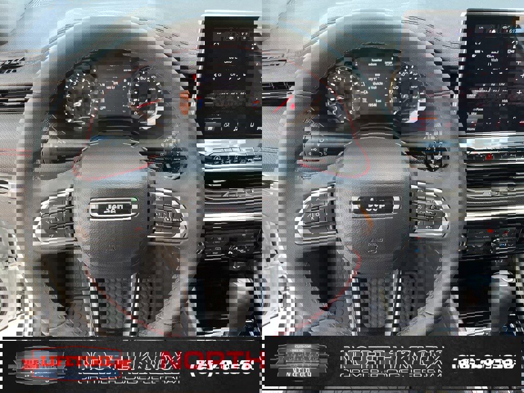 Used 2024 Jeep Compass Trailhawk image 8