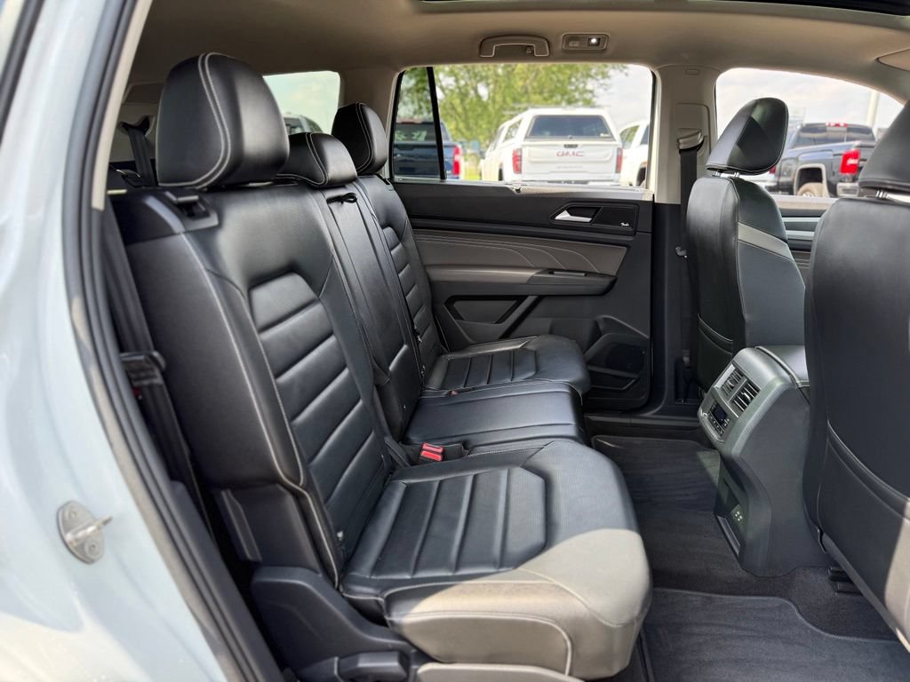 Used 2023 Volkswagen Atlas SEL R-Line AWD/4WD image 17