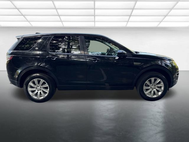 Used 2017 Land Rover Discovery Sport SE image 6