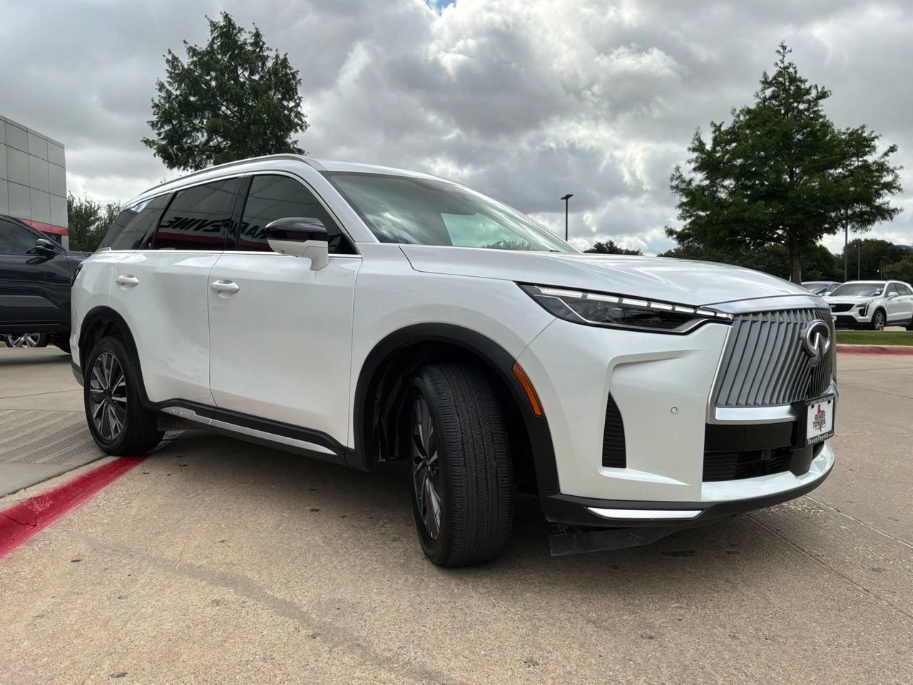 Used 2026 INFINITI QX60 Luxe AWD/4WD image 4