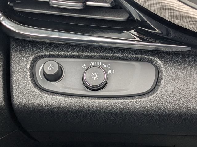 Used 2025 Buick Envista Avenir FWD image 23