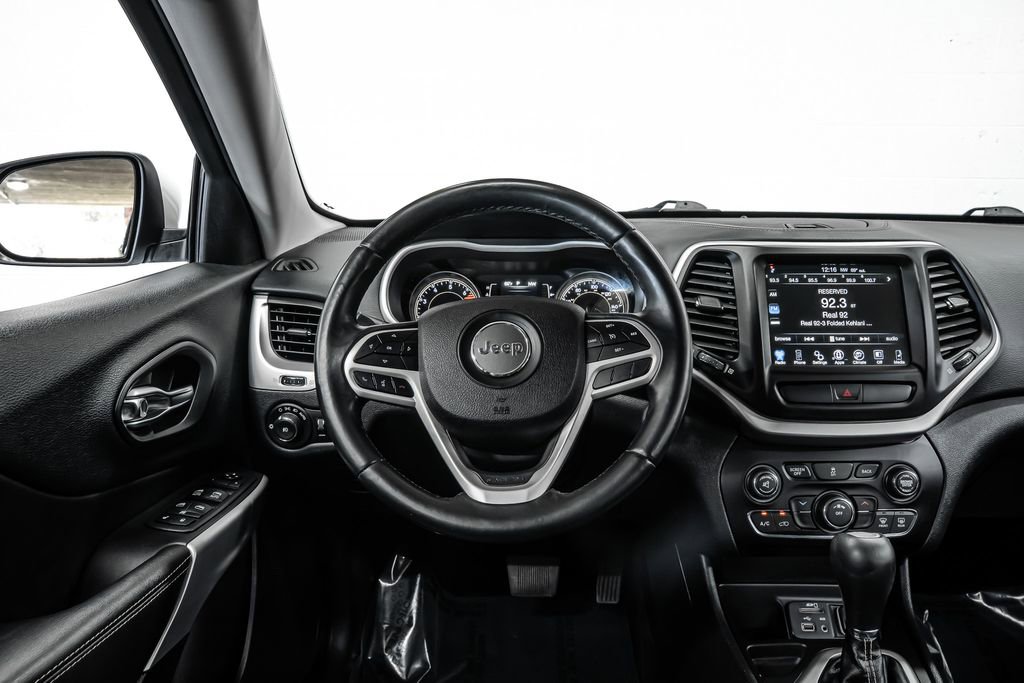 Used 2018 Jeep Cherokee Latitude Plus image 14