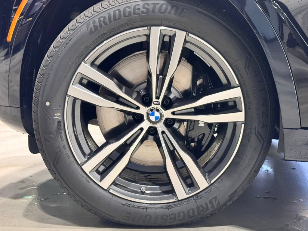 Used 2026 BMW X7 xDrive40i w/ M Sport Package AWD/4WD image 11