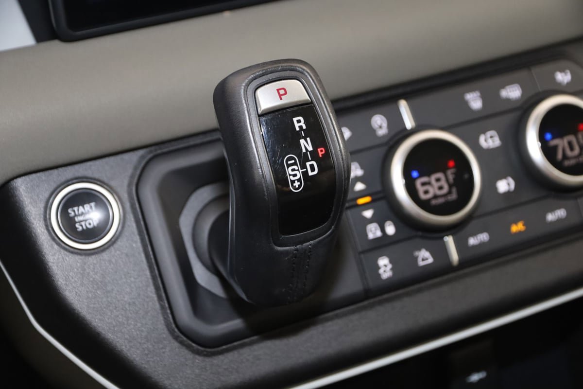 Used 2020 Land Rover Defender 110 First Edition AWD/4WD image 7