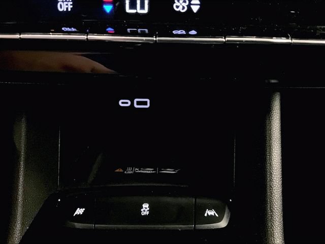 Used 2023 Chevrolet Bolt EUV LT w/ Driver Confidence Package FWD image 31