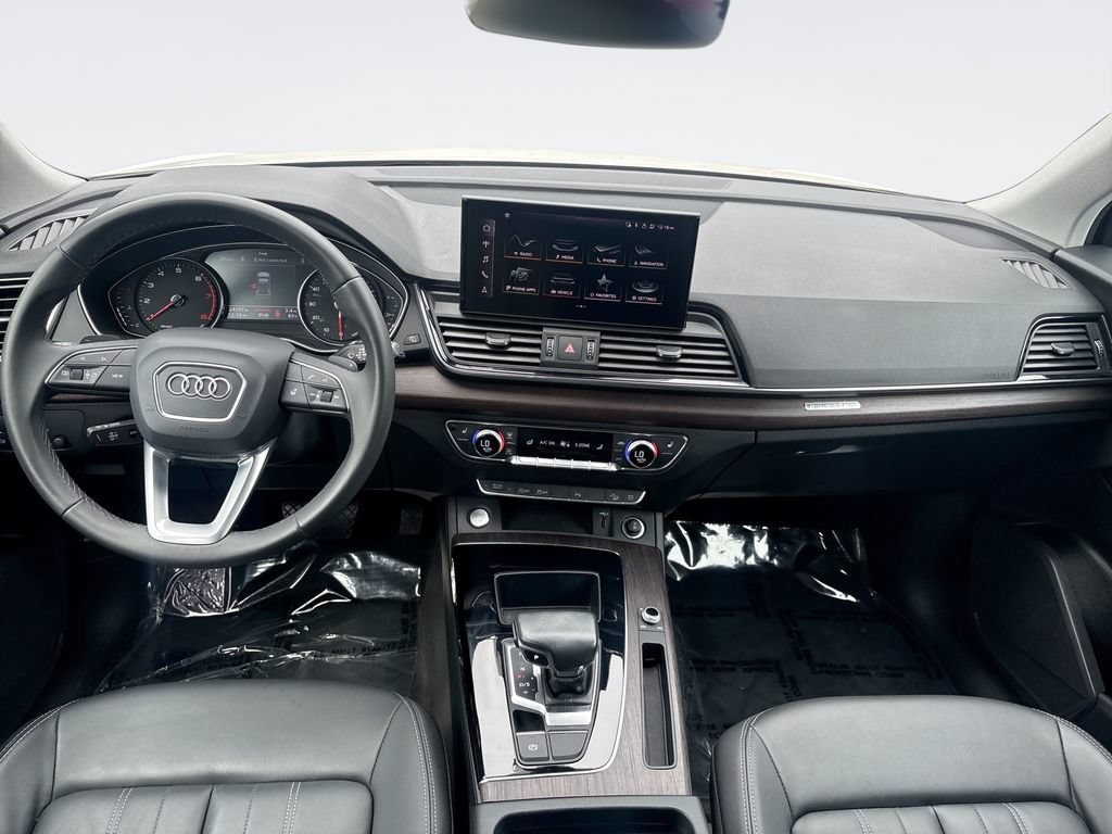 Used 2023 Audi Q5 2.0T Premium w/ Convenience Package AWD/4WD image 23